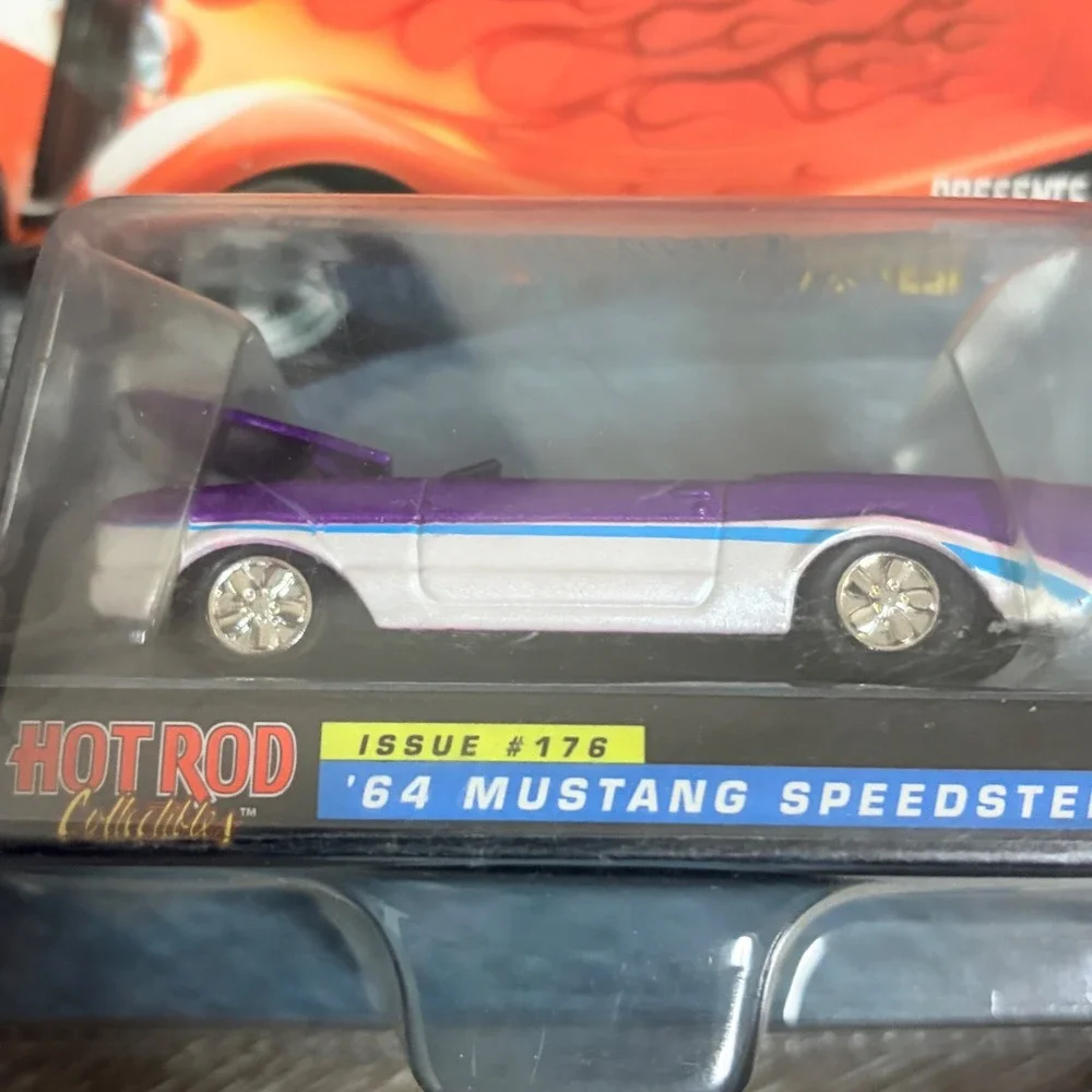 Racing Champions Hot Rod Collectibles Set 40 Ford 64 Mustang 33 Willys 1:64